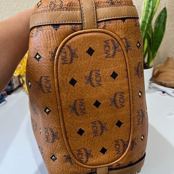 MCM COGNAC DRAWSTRING STUDDED HANDBAG - Picture 7 of 13